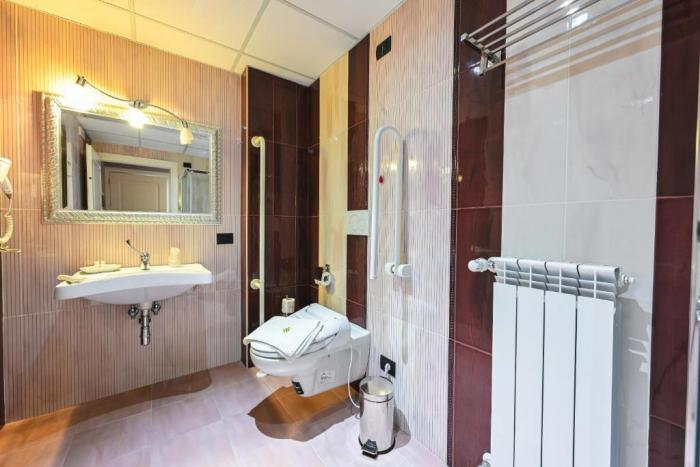 Hotel Mastrodattia Celano Szoba fotó
