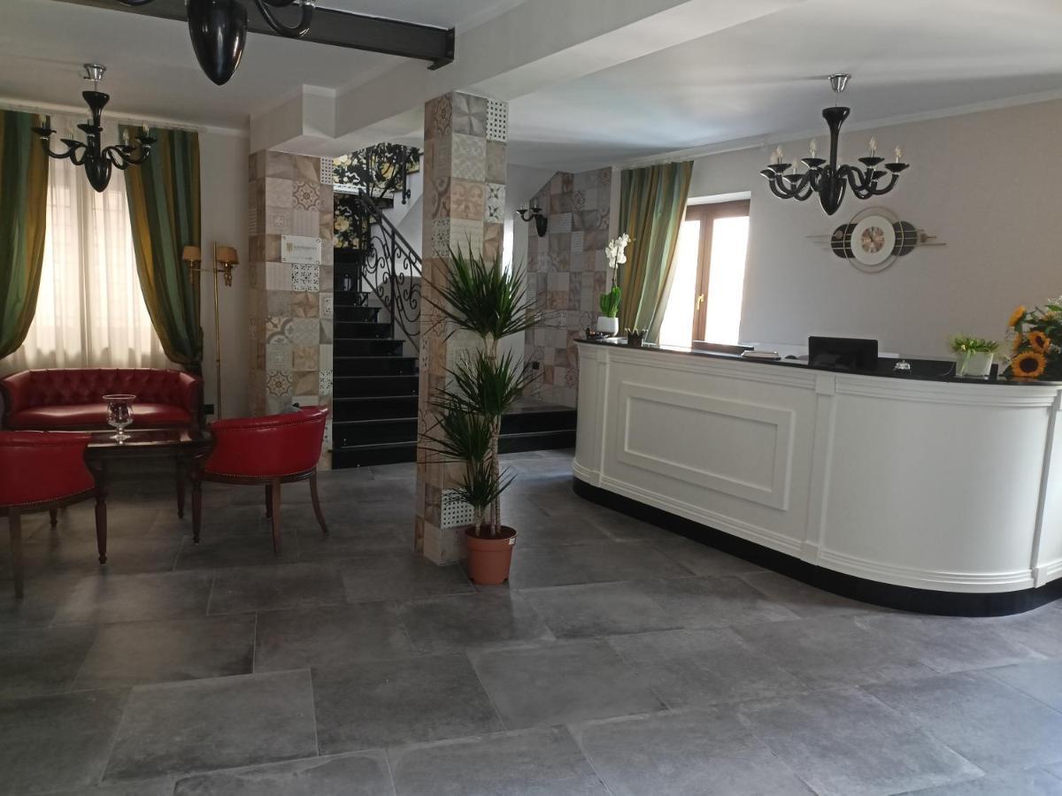 Hotel Mastrodattia Celano Kültér fotó