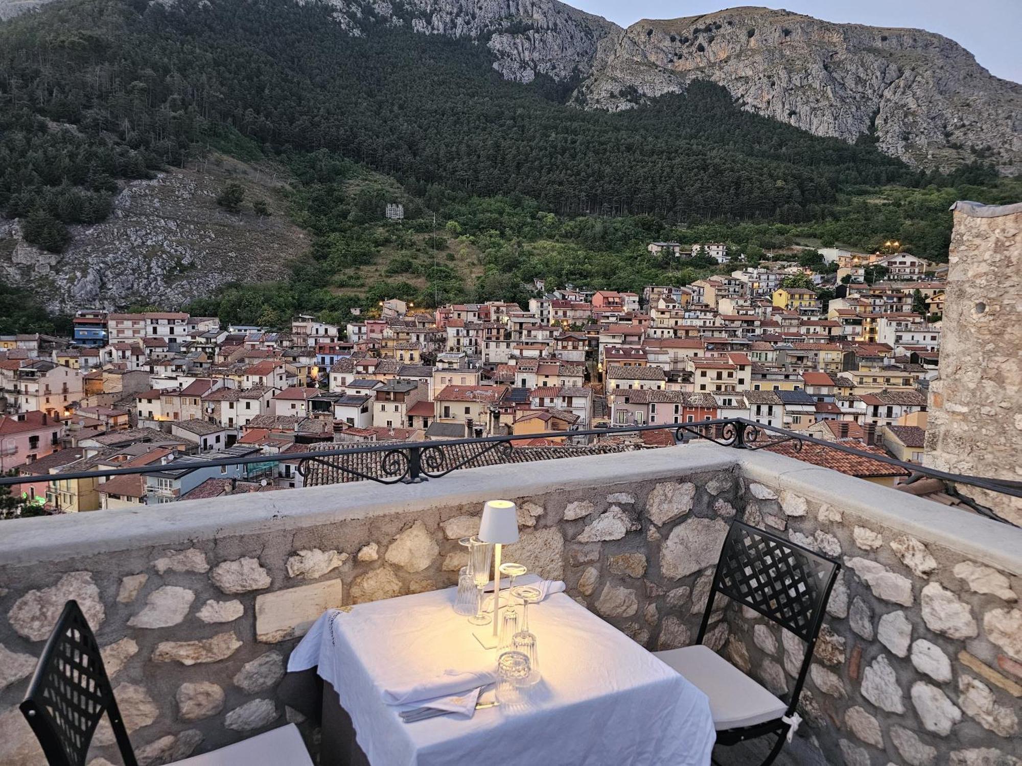 Hotel Mastrodattia Celano Kültér fotó